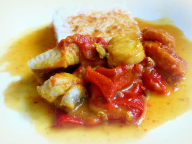 Curry de lotte au lait de coco, poivrons et tomates