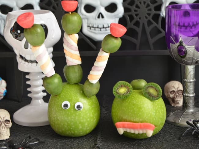 Petits monstres d'Halloween granny et baby kiwi nergi