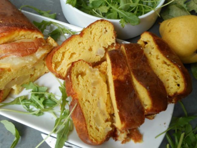 Cake aux poires et à la tomme de brebis