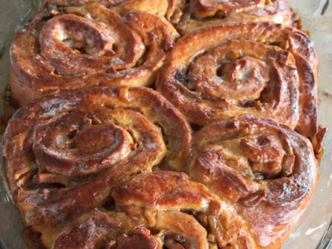 Les brioches roulées aux pommes et à la cannelle