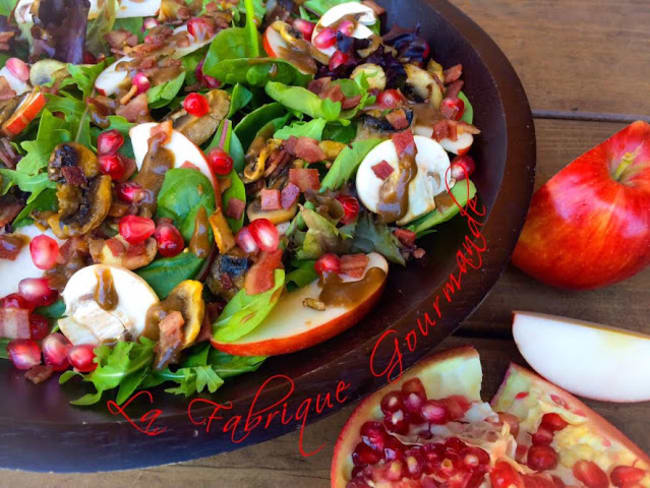 Salade d'automne pomme champignons bacon grenade