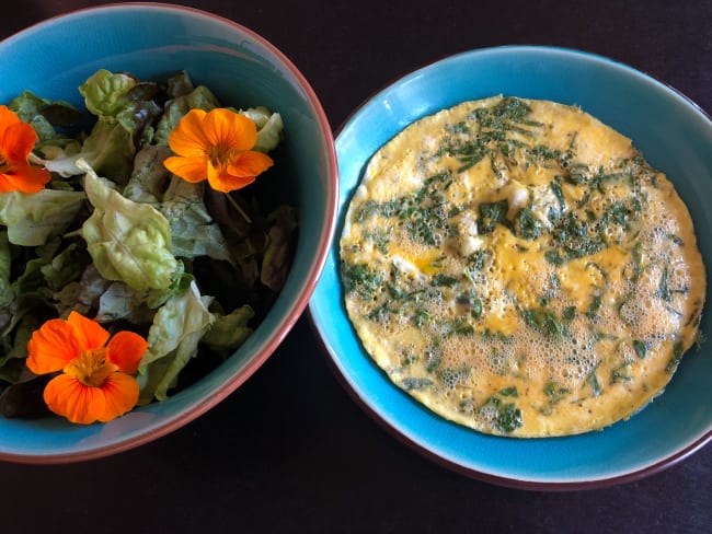 Cuisiner les fleurs et feuilles de capucines : réussir une omelette aux feuilles de capucine