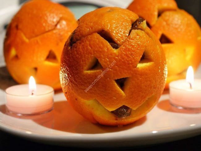 Orange d'Halloween et sa mousse au chocolat