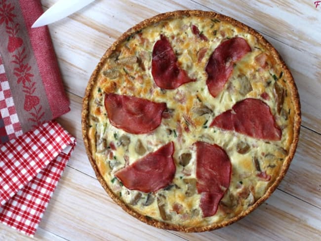 Quiche aux champignons sur pâte biscuits sésame