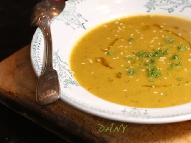 Velouté de courge aux 4 épices sésame et huile de noix