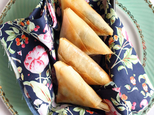 Samoussa à la mangue caramélisée et chocolat au lait