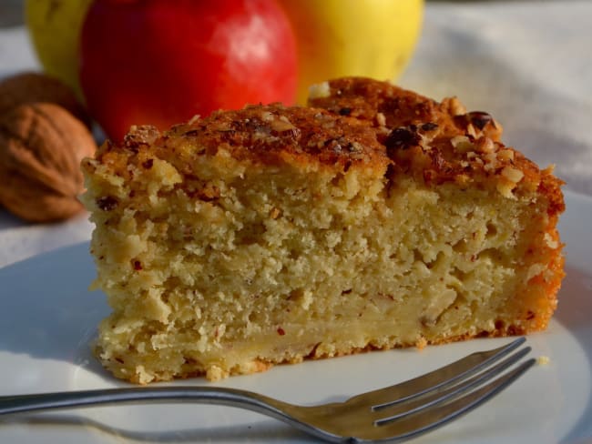 Gâteau suédois aux pommes et noisettes