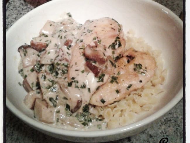 Filets de poulet aux cèpes, sauce mascarpone Pineau et ciboulette