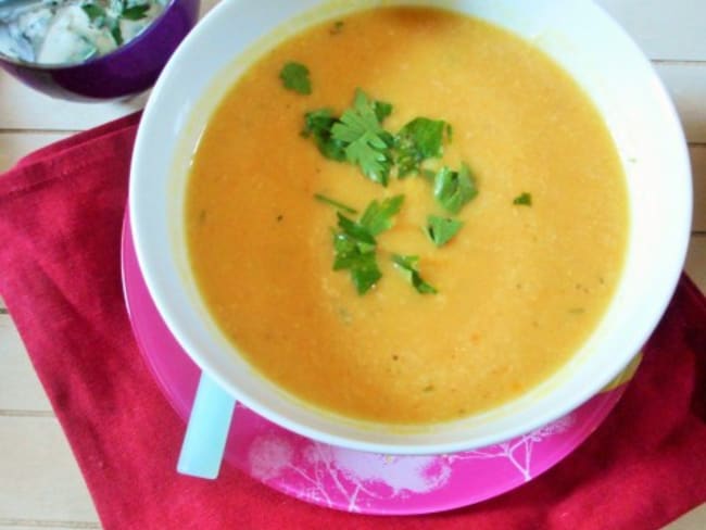 Soupe de chou-fleur, potiron et lentilles corail