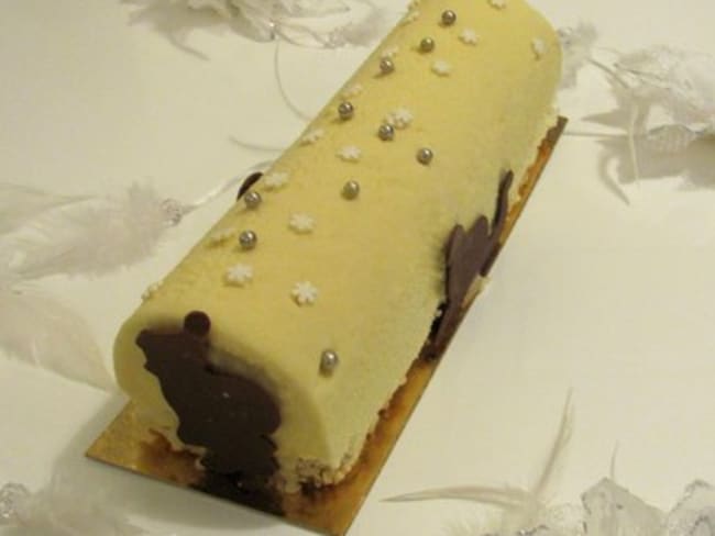 Bûche de noël vanille, marron et noisette façon Carl Marletti