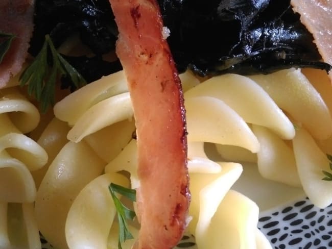 Fusilli Giganti aux trompettes de la mort et au bacon