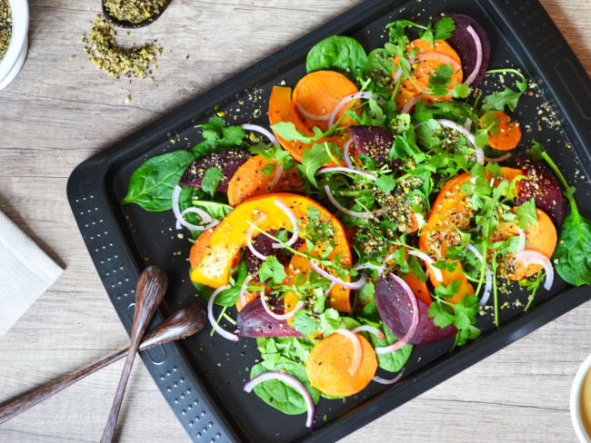 Salade de légumes d'automne au mélange de graines Dukkah