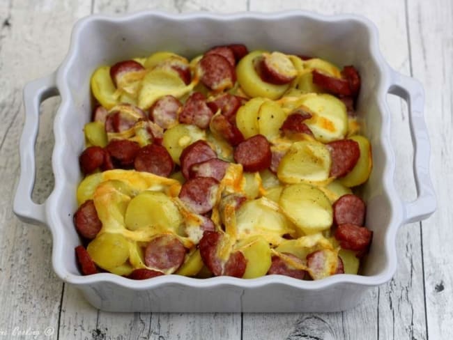 Gratin de saucisses et reblochon