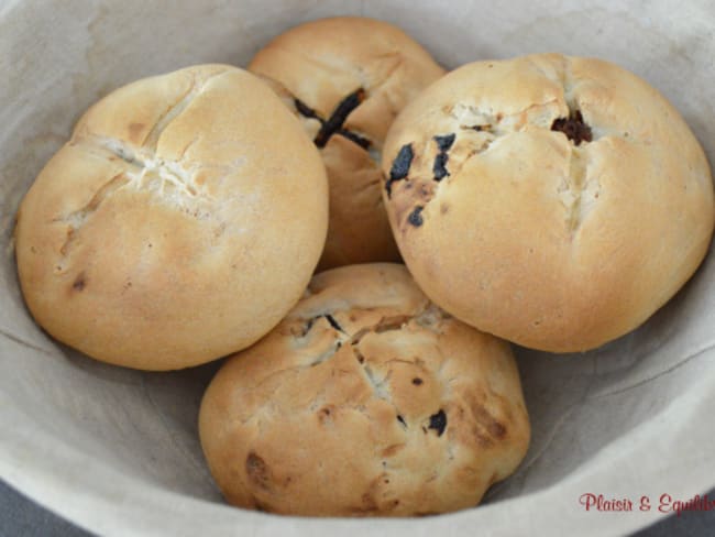 Petits pains à la pâte de dattes pour accompagner le foie gras