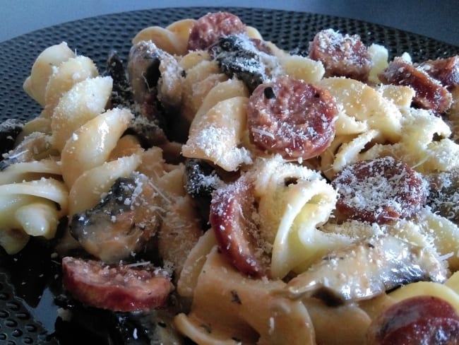 Fusilli giganti champignons chorizo pour une touche de piquant