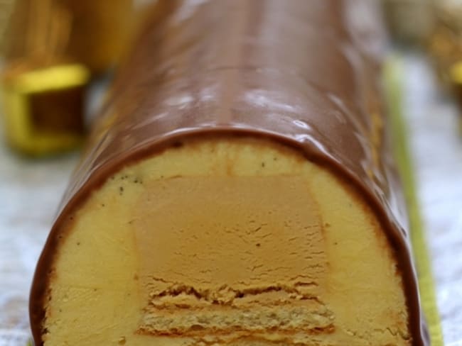 Bûche à la vanille et caramel au beurre salé