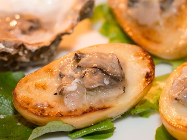 Tartare d’huîtres à la crème d’artichaut aux Truffes en nids de Princesse