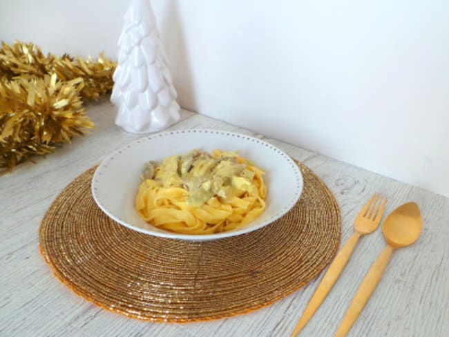 Tagliatelles au chapon et au curry avec les restes de chapon