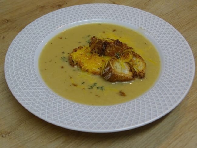 Potage irlandais à la bière et au Cheddar