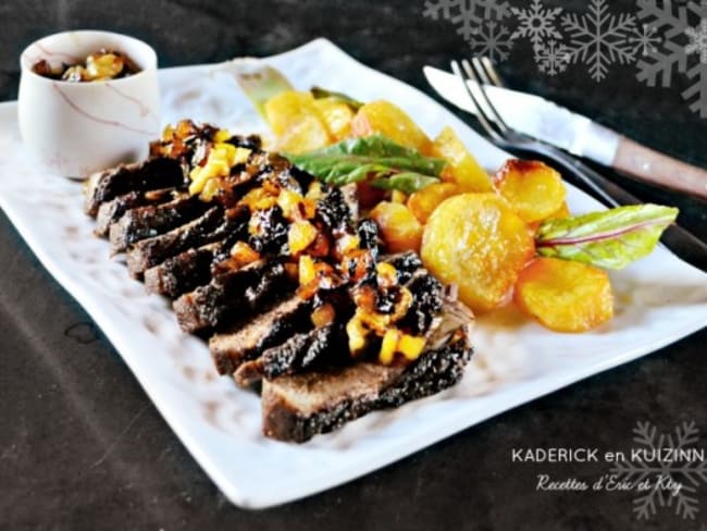 Magret de canard au chutney d'ananas, fruits secs et pommes de terre confites