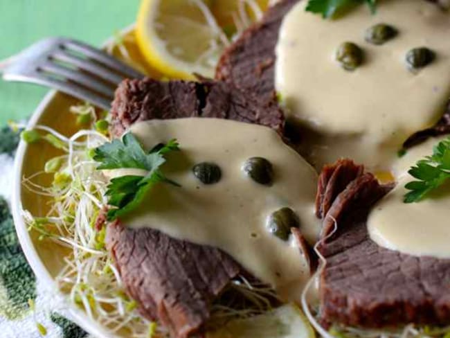 Vitel Toné à la sauce crémeuse à base de thon et anchois