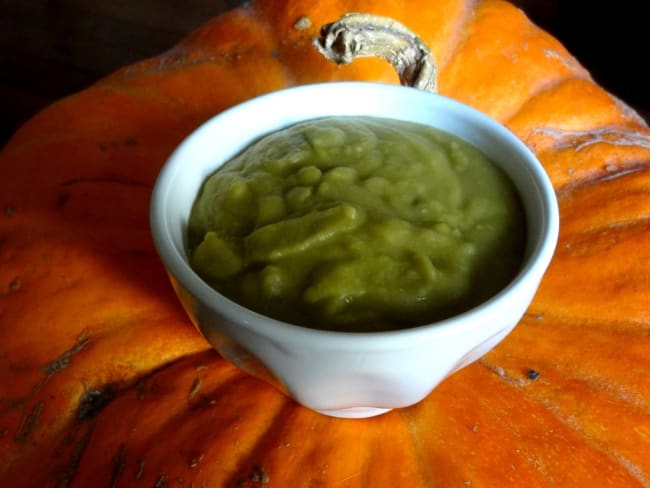 Velouté de potiron, pois cassés et chou chinois