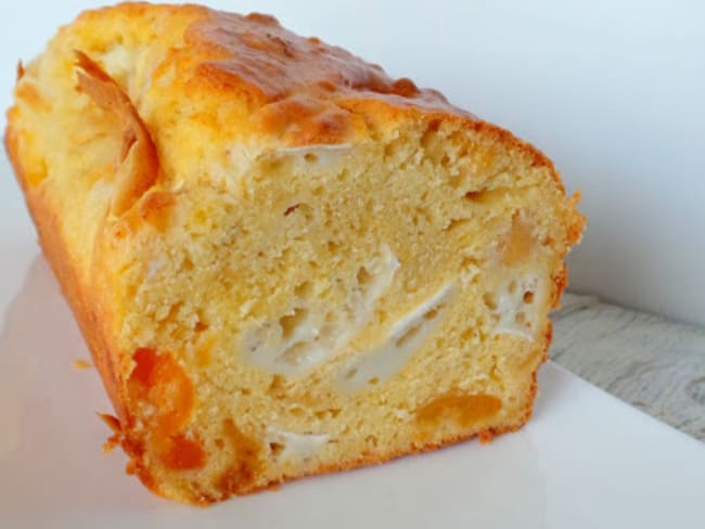 Cake chèvre et abricots secs