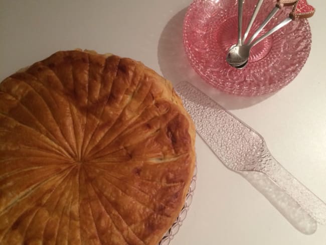 Galette des rois à la noisette et aux pépites de chocolat