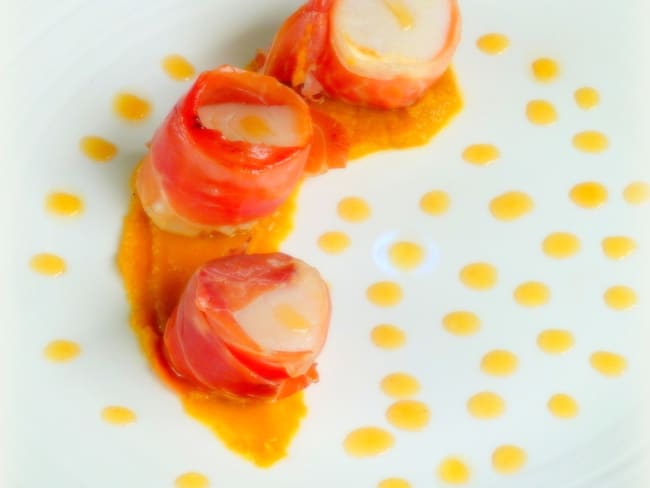 Bouchées de saint jacques et jambon fumé, caramel d'orange et potiron aux épices