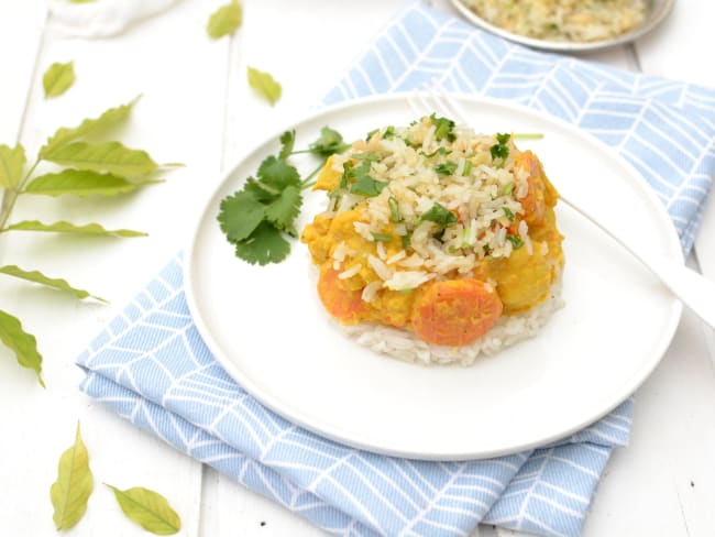 Curry de légumes d'hiver, crumble croustillant de riz aux noix de cajou