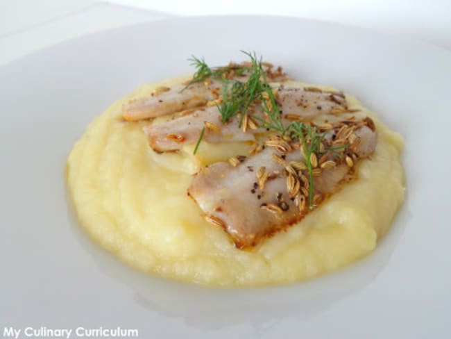 Filets de sardines aux graines de fenouil sur lit de purée de fenouil, pommes et pommes de terre