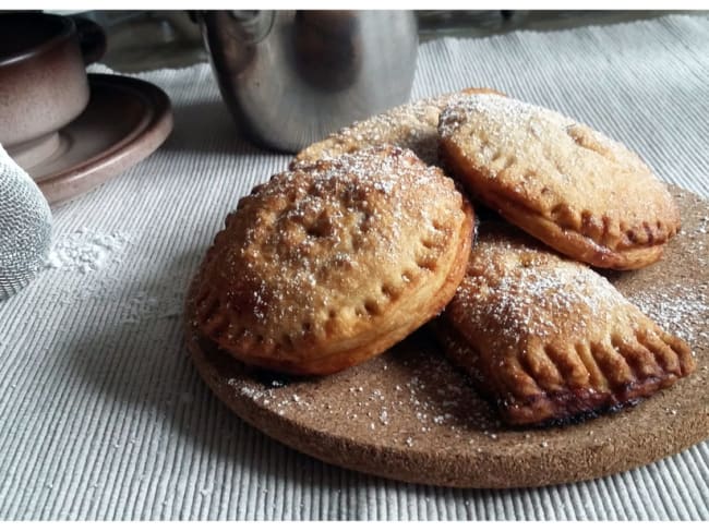 Pop-tarts à la compote de pommes et abricots sur fond de pâte brisée