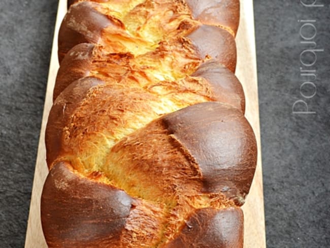 Brioche tressée à la fleur d'oranger