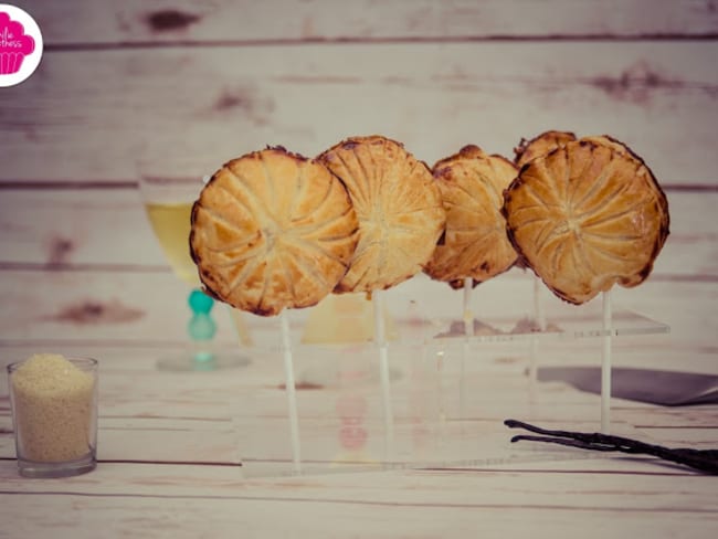 Sucettes de mini-galette à la frangipane pour l'Epiphanie