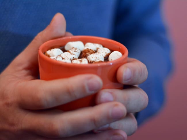 Chocolat chaud pimenté et ses langues de chat