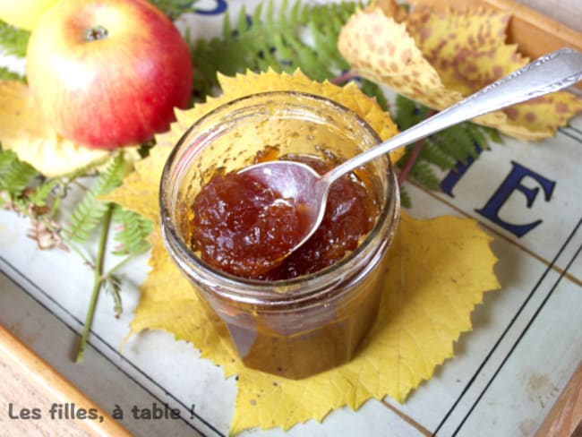 Confiture de pommes au caramel