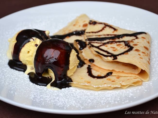 Crêpes "mikado" à la glace vanille et chocolat fondu