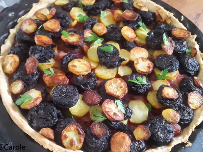 Tarte boudin, pomme de terre, oignons rouges, pommes