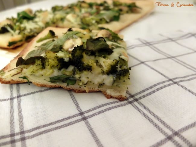 Pizza verte brocoli champignons