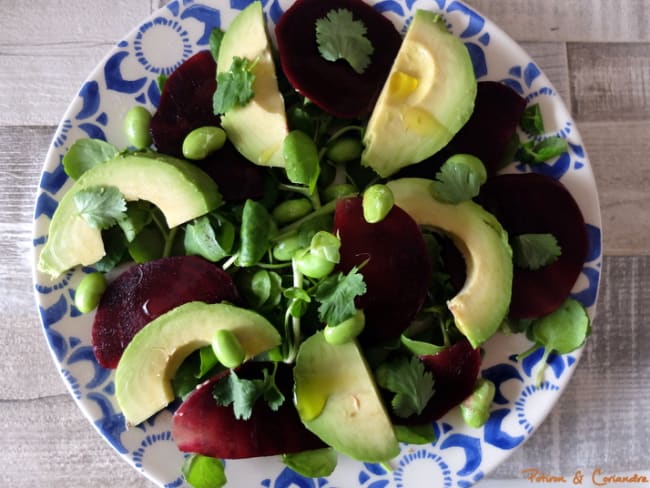 Salade toute simple avocat, betterave et edamame