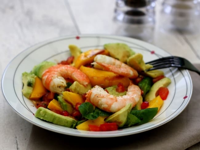 Salade d'hiver crevettes, avocat et mangue