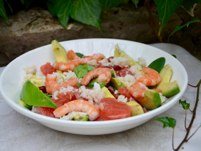 Salade vitaminée au crabe, avocat et pamplemousse