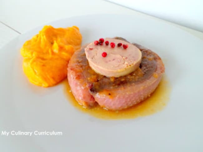 Tournedos de magrets de canard au foie gras et jus de mandarine