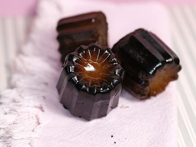 Cannelés au chocolat délicatement parfumés au rhum