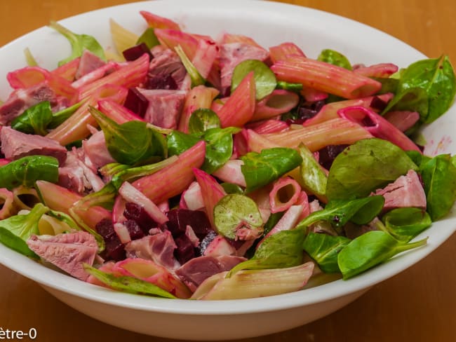 Salade de pâtes, betterave et jambonneau