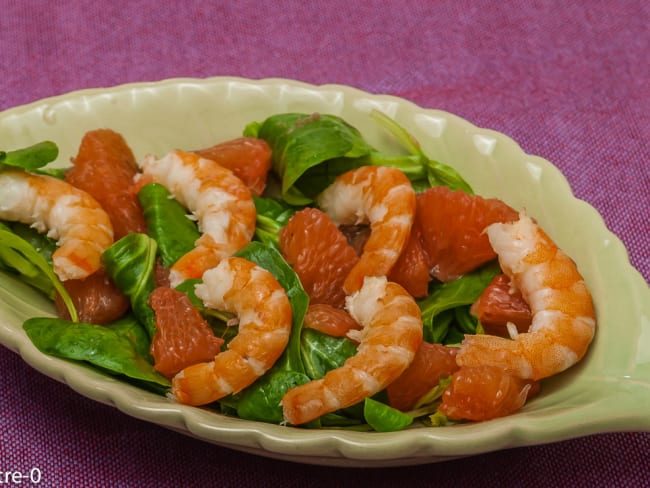 Salade de mâche, pomelo et crevettes