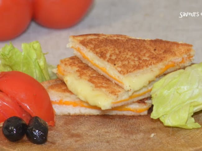 Grilled cheese ou sandwich au fromage grillé