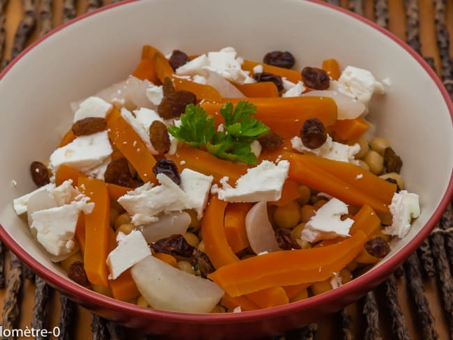 Salade de pois chiches aux légumes d'hiver et à la fêta