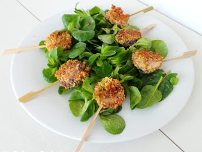 Sucettes de boudin noir et blanc, pistaches et noix