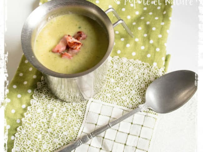 Soupe au chou vert avec des lardons